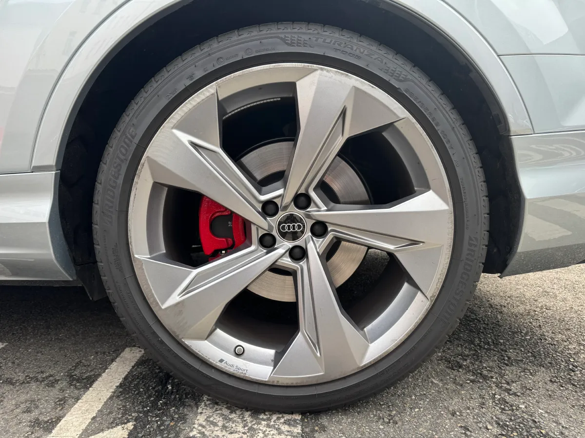 2024 Audi SQ7 4.0T 507HP V8 8AT,autocango,china used car exporter,china ev exporter,chinese used car exporter,chinese used ev exporter