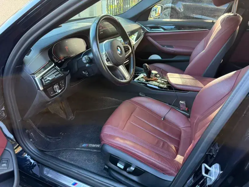 2020 BMW 5 thumbnail 2