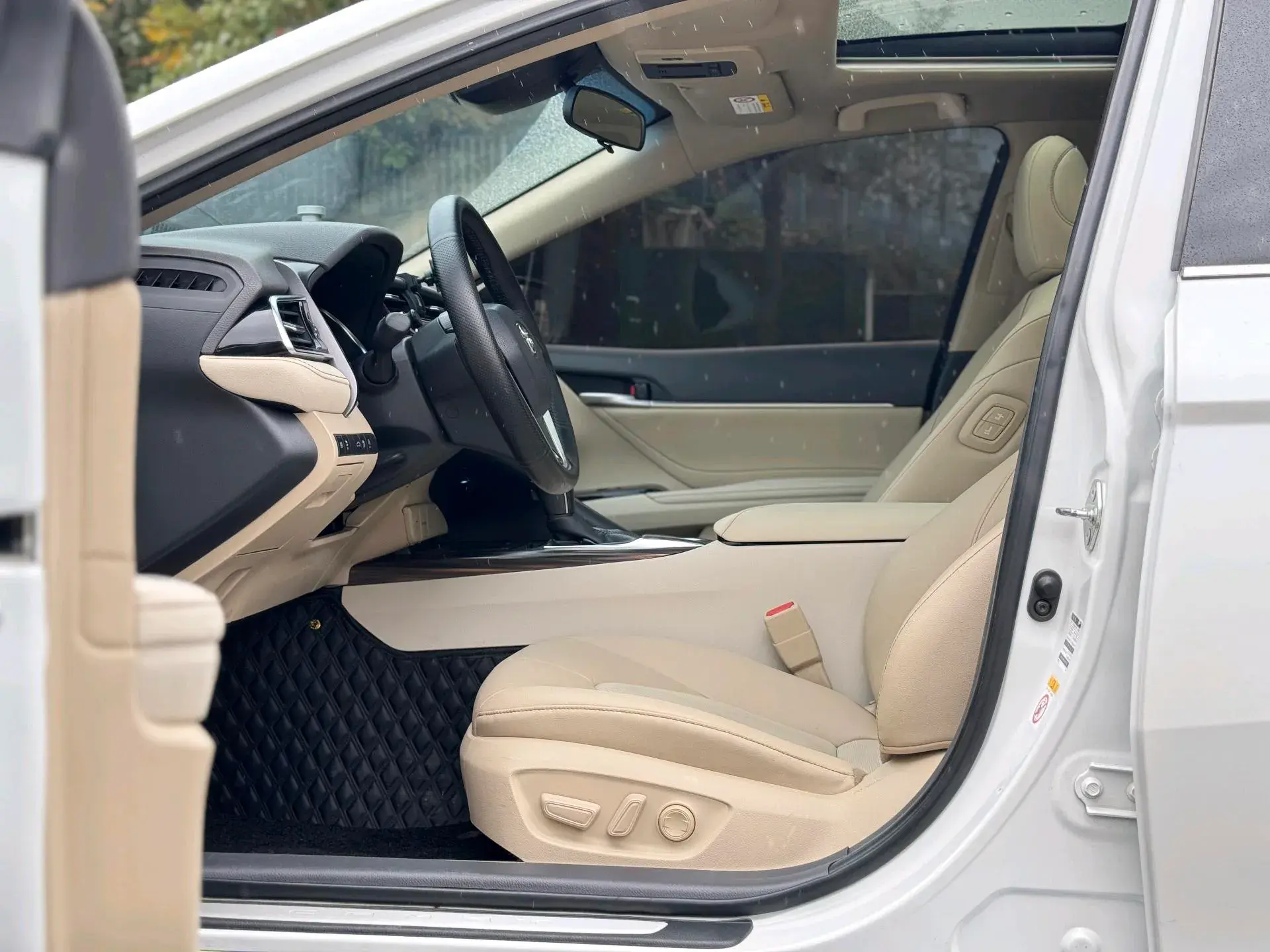 2018 TOYOTA CAMRY thumbnail 4