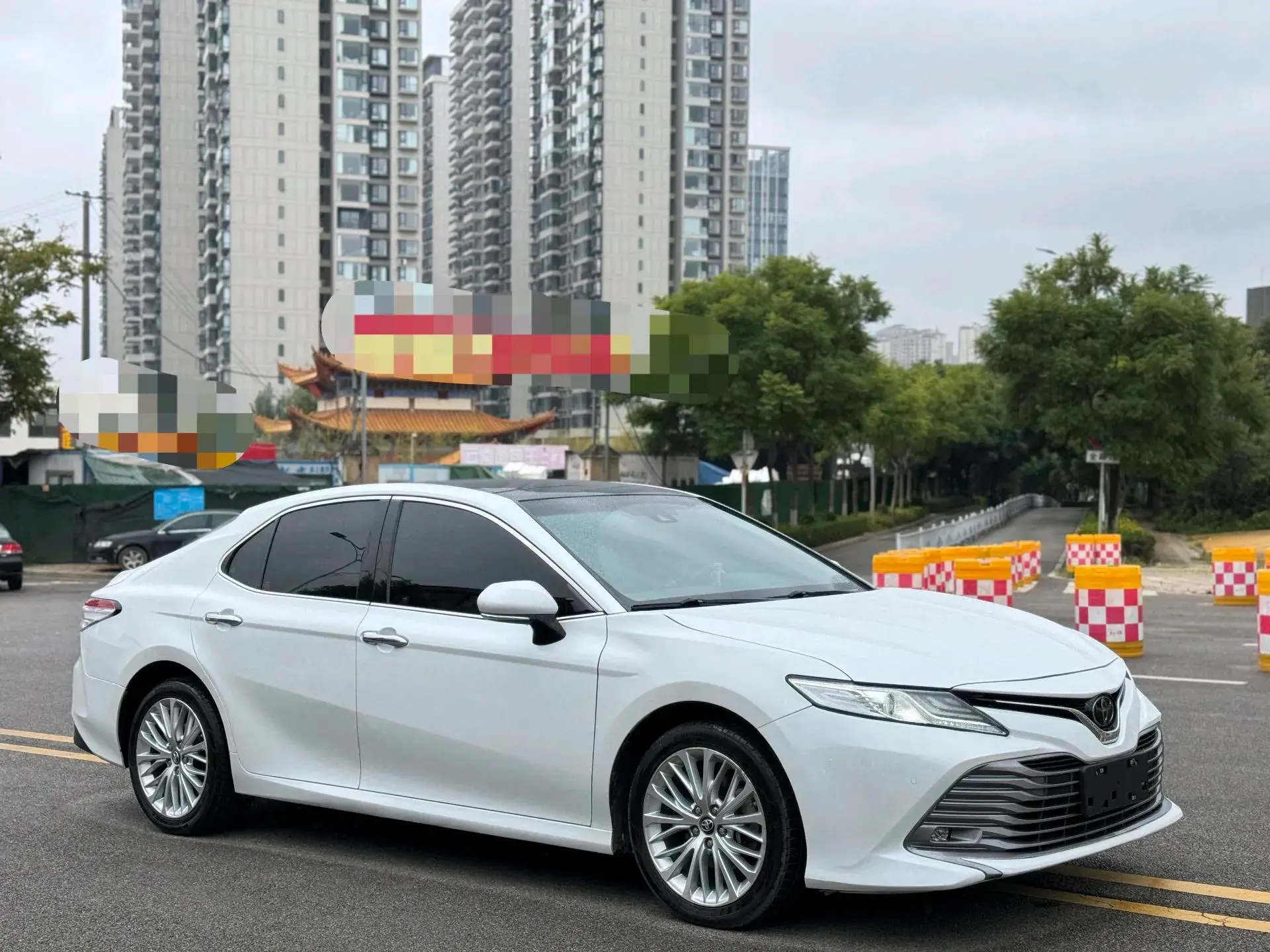 2018 TOYOTA CAMRY thumbnail 3