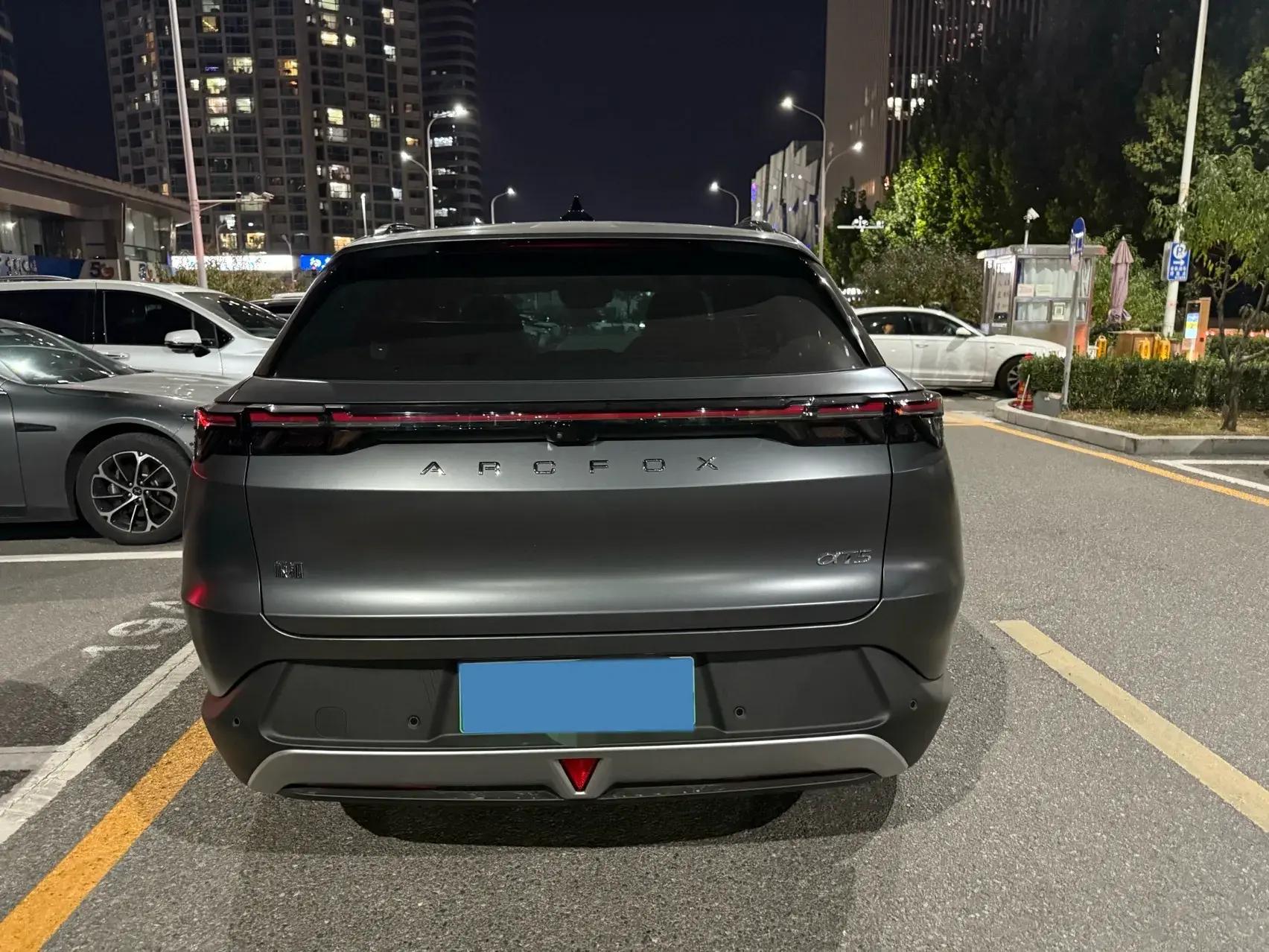 2024 ARCFOX ΑT5 thumbnail 4