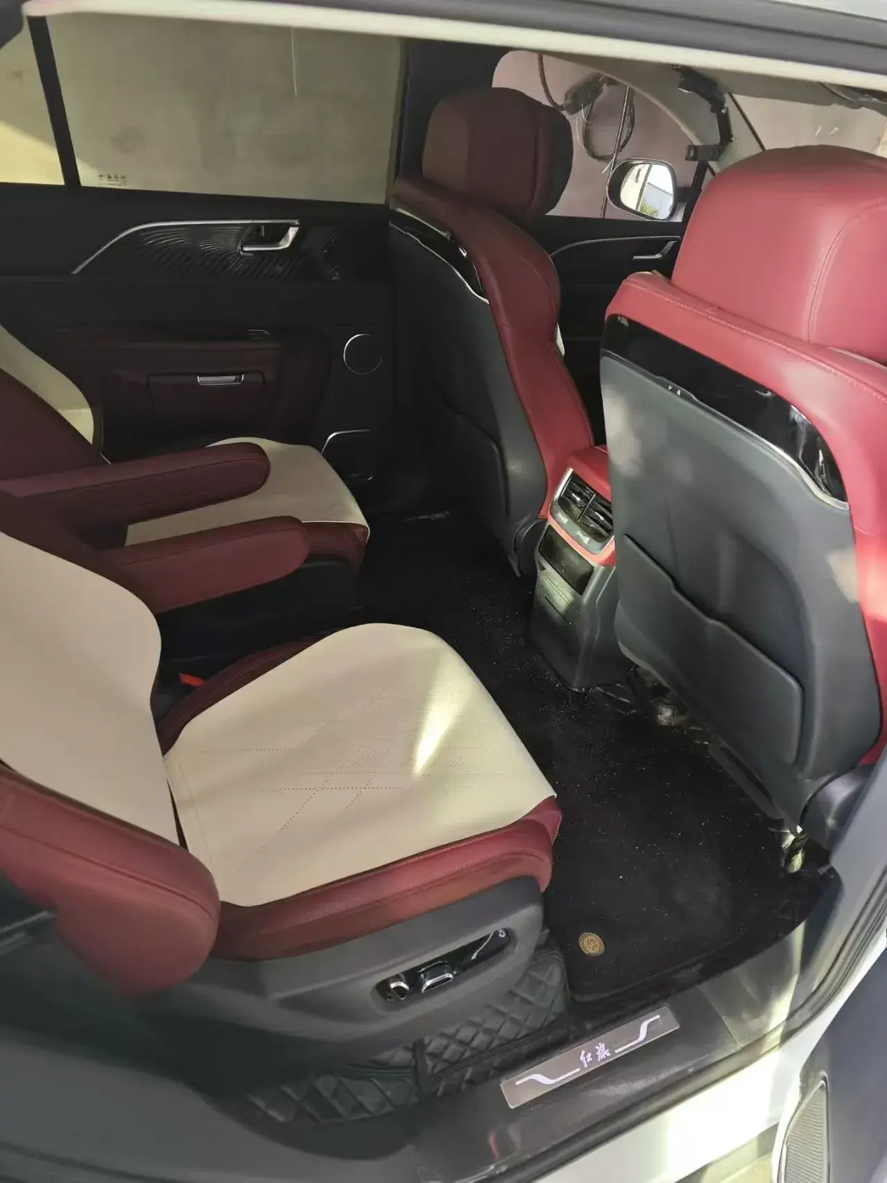 2021 HONGQI E-HS9 thumbnail 3