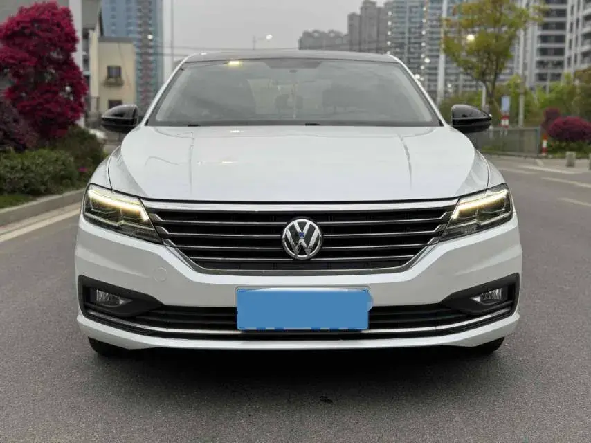 2019 VOLKSWAGEN LAVIDA thumbnail 2