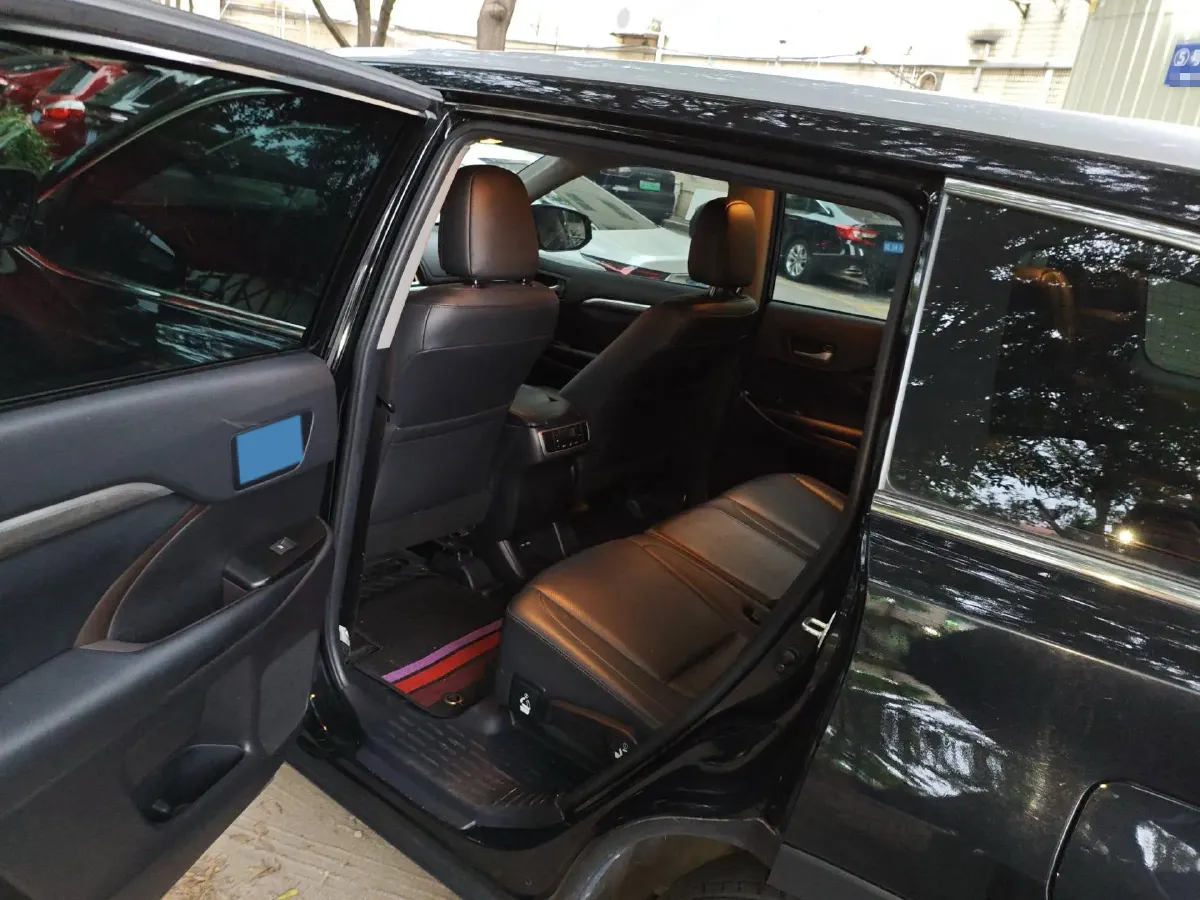 2021 Toyota Highlander 2.0T 220HP L4 6AT,autocango,china used car exporter,china ev exporter,chinese used car exporter,chinese used ev exporter