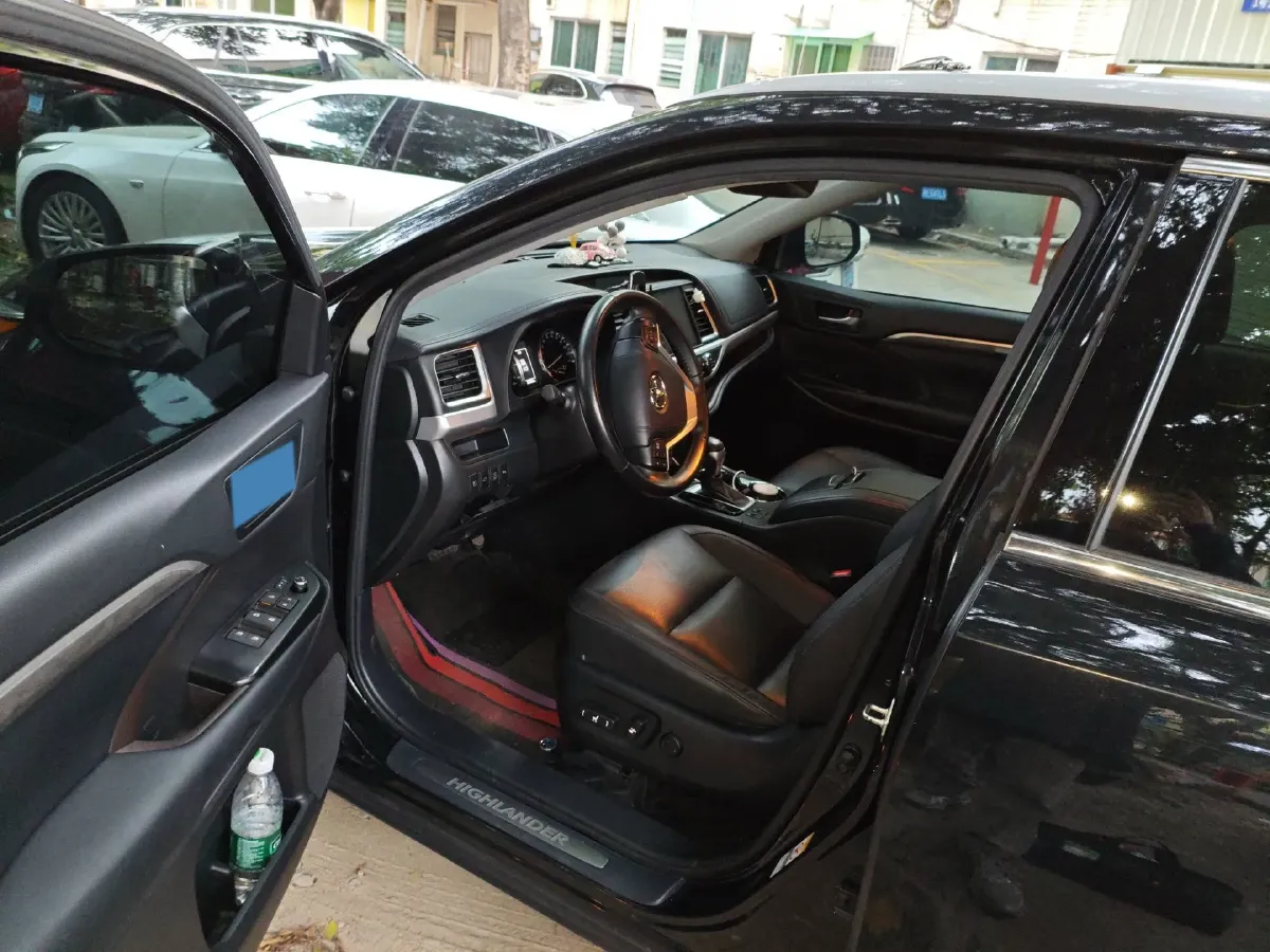 2021 Toyota Highlander 2.0T 220HP L4 6AT,autocango,china used car exporter,china ev exporter,chinese used car exporter,chinese used ev exporter