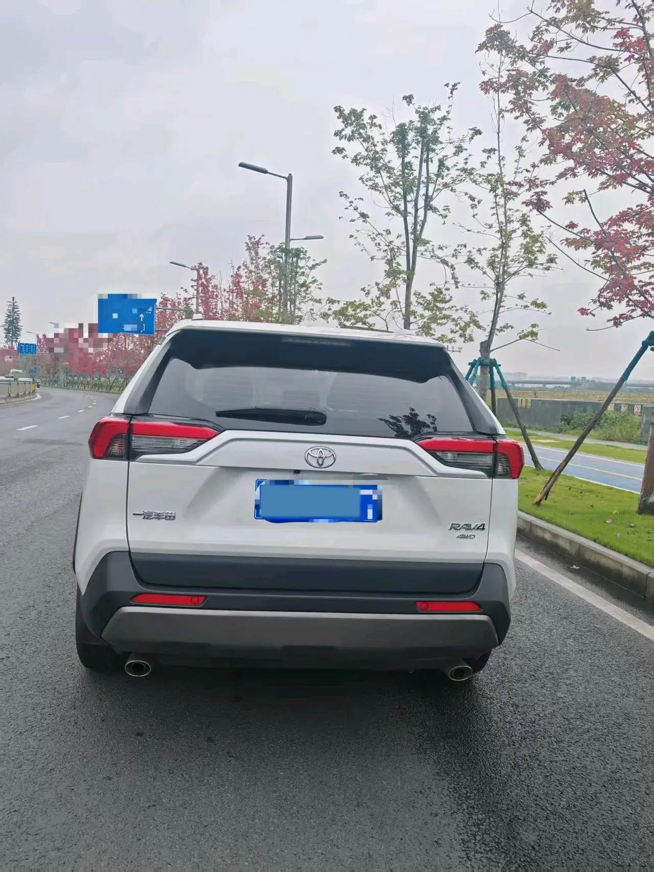 2021 TOYOTA RAV4 thumbnail 4