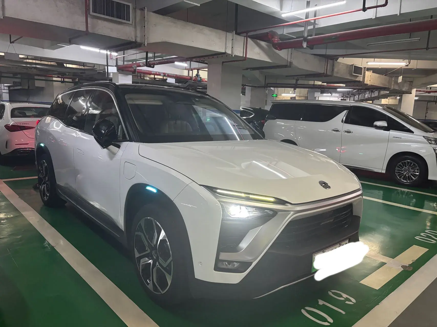 2018 NIO ES8 thumbnail 2