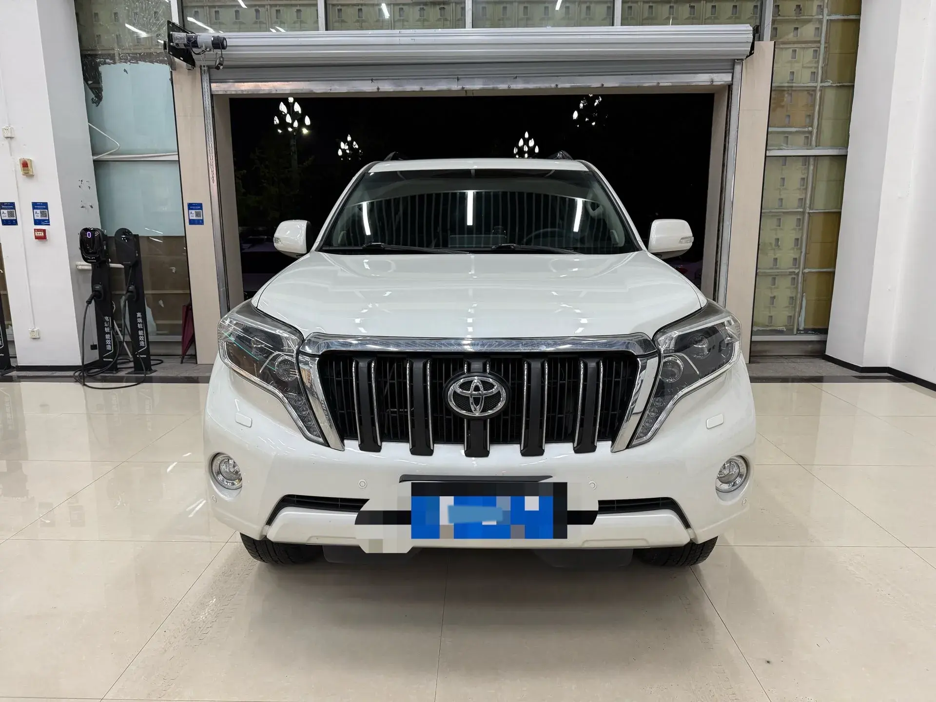 2016 TOYOTA LAND thumbnail 2