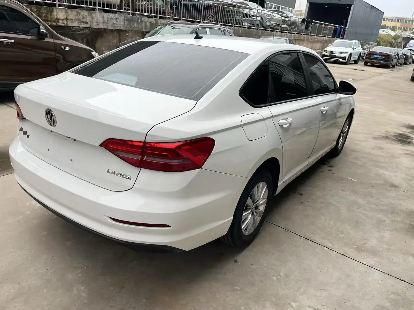 2018 VOLKSWAGEN LAVIDA thumbnail 2