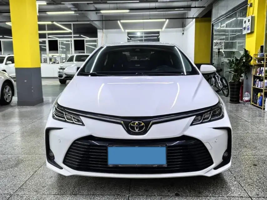 2021 TOYOTA COROLLA thumbnail 2
