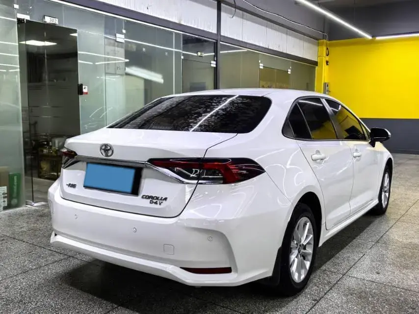 2021 TOYOTA COROLLA thumbnail 3