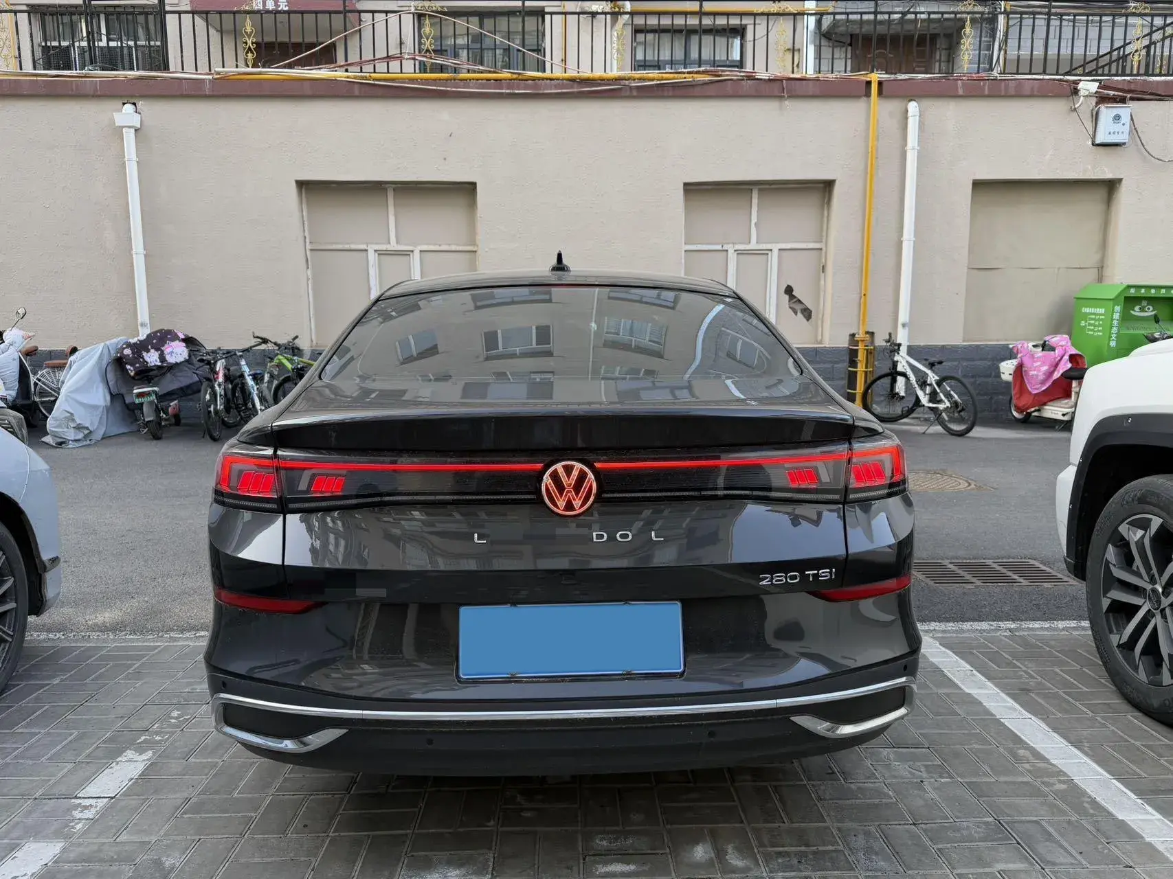 2023 VOLKSWAGEN LAMANDO thumbnail 3