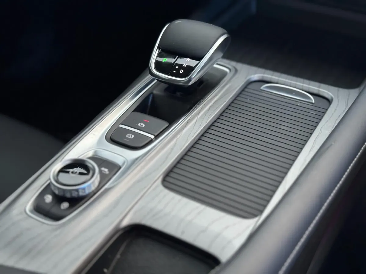 2024 Chery Arrizo 8 1.6T 197HP L4 7DCT,autocango,china used car exporter,china ev exporter,chinese used car exporter,chinese used ev exporter