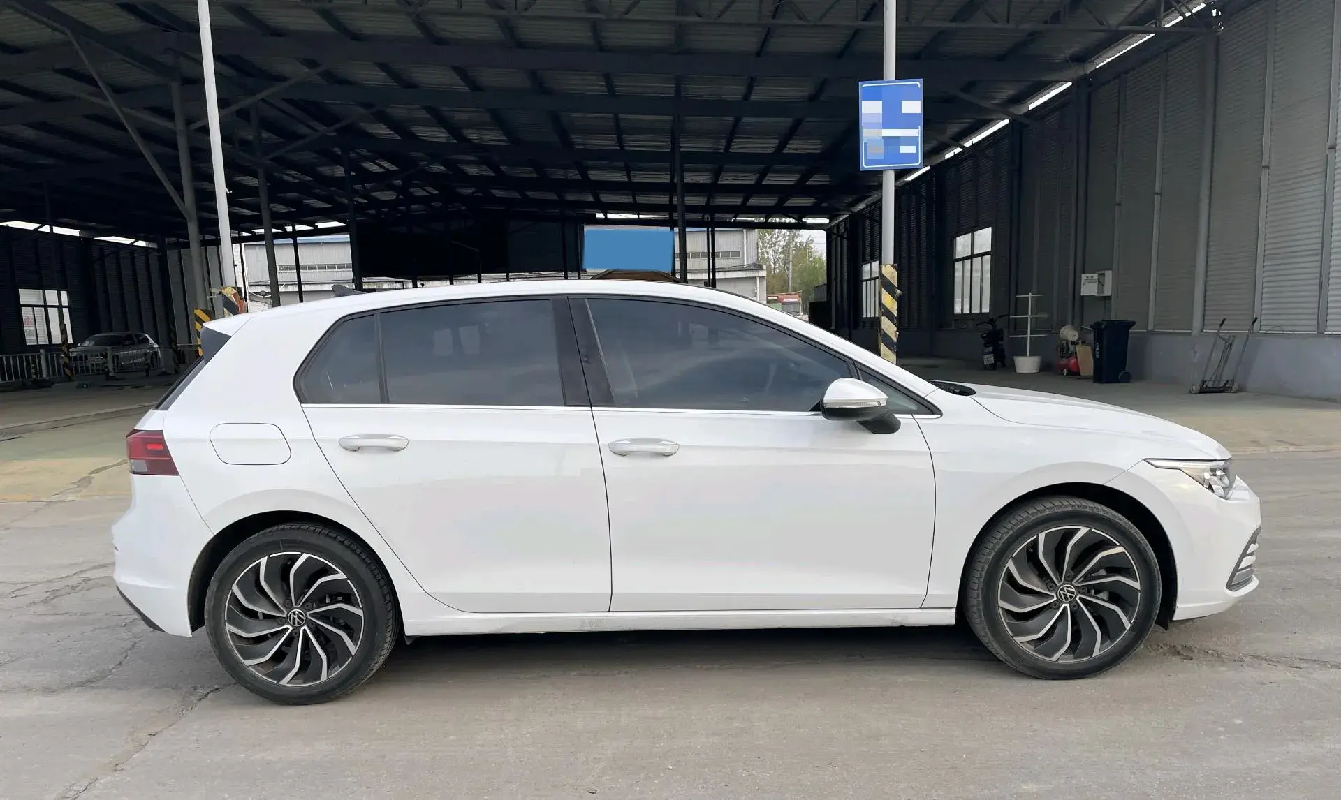 2021 VOLKSWAGEN GOLF thumbnail 3