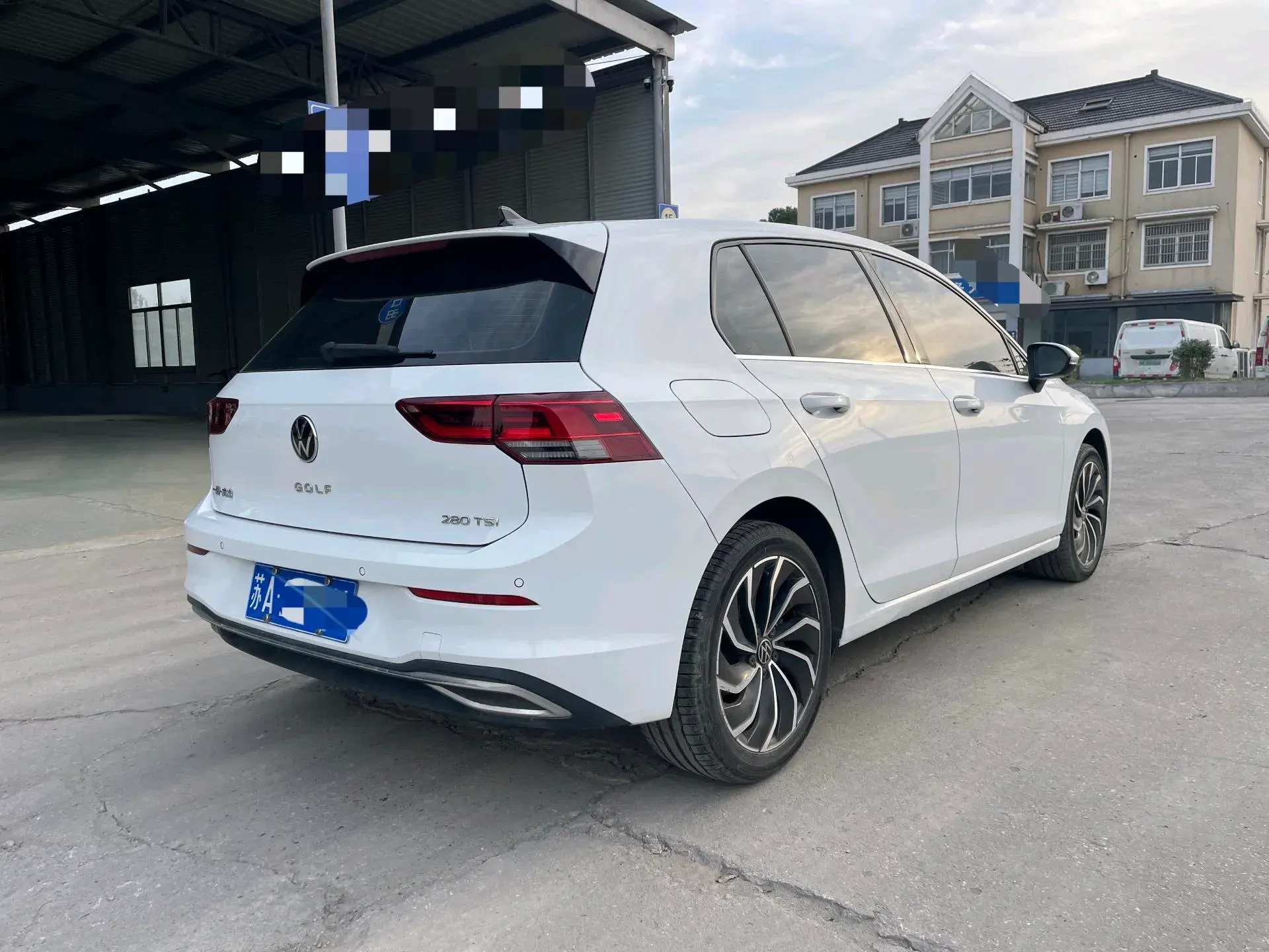2021 VOLKSWAGEN GOLF thumbnail 2