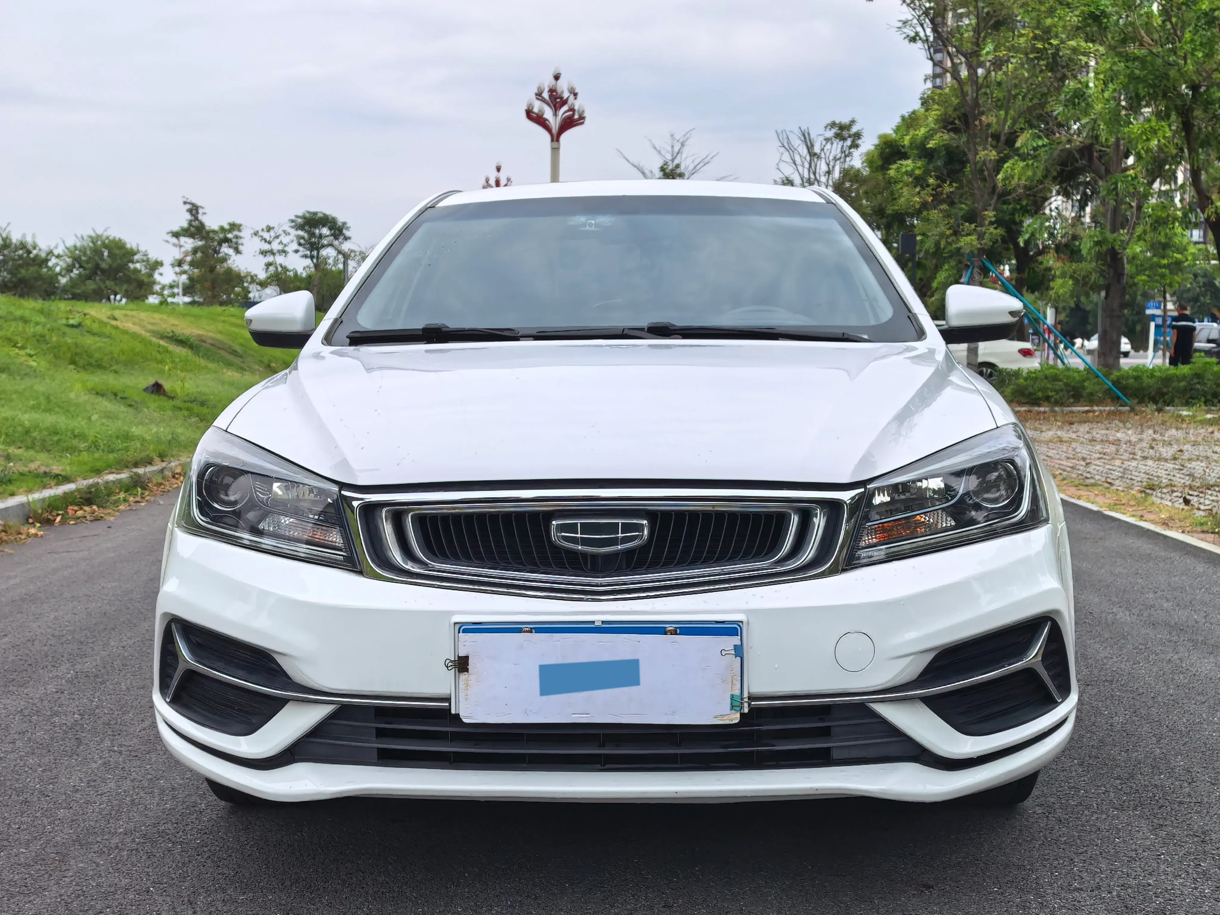 2019 GEELY EMGRAND thumbnail 2