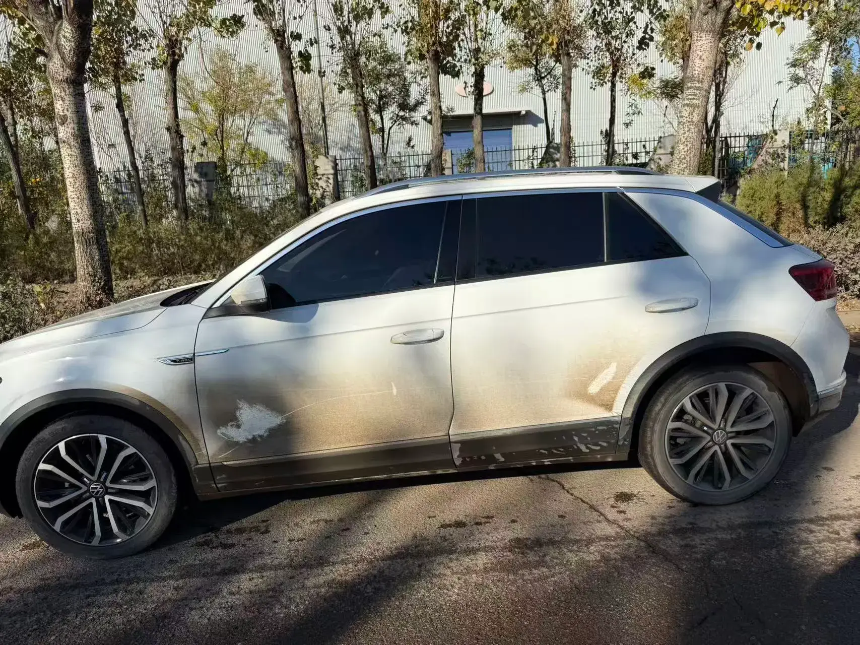 2022 VOLKSWAGEN T-ROC thumbnail 4