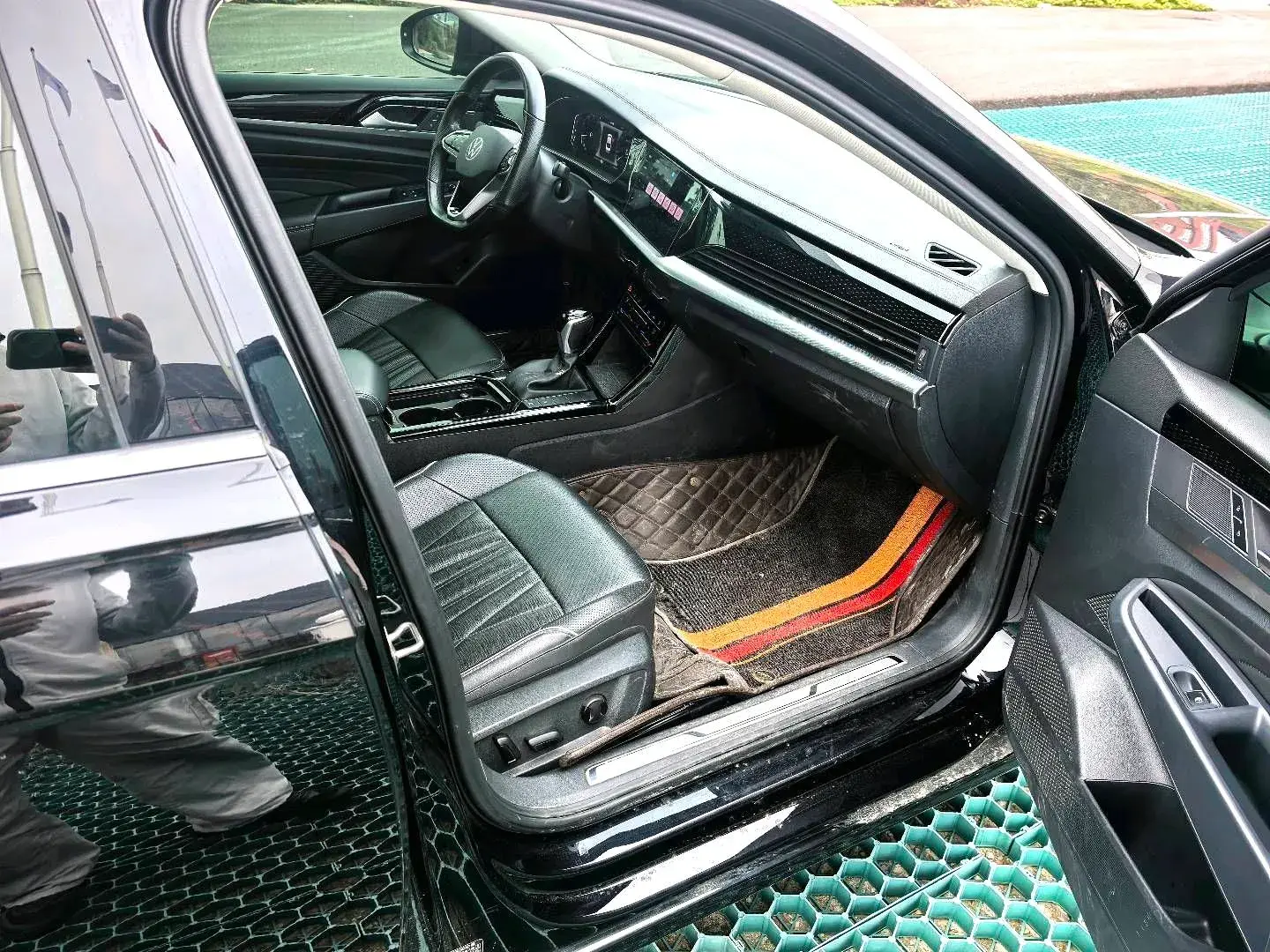 2022 VOLKSWAGEN PASSAT thumbnail 2