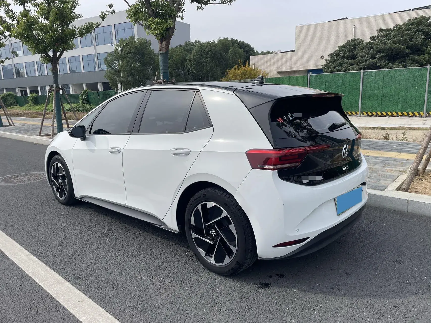 2024 VOLKSWAGEN ID.3 thumbnail 4