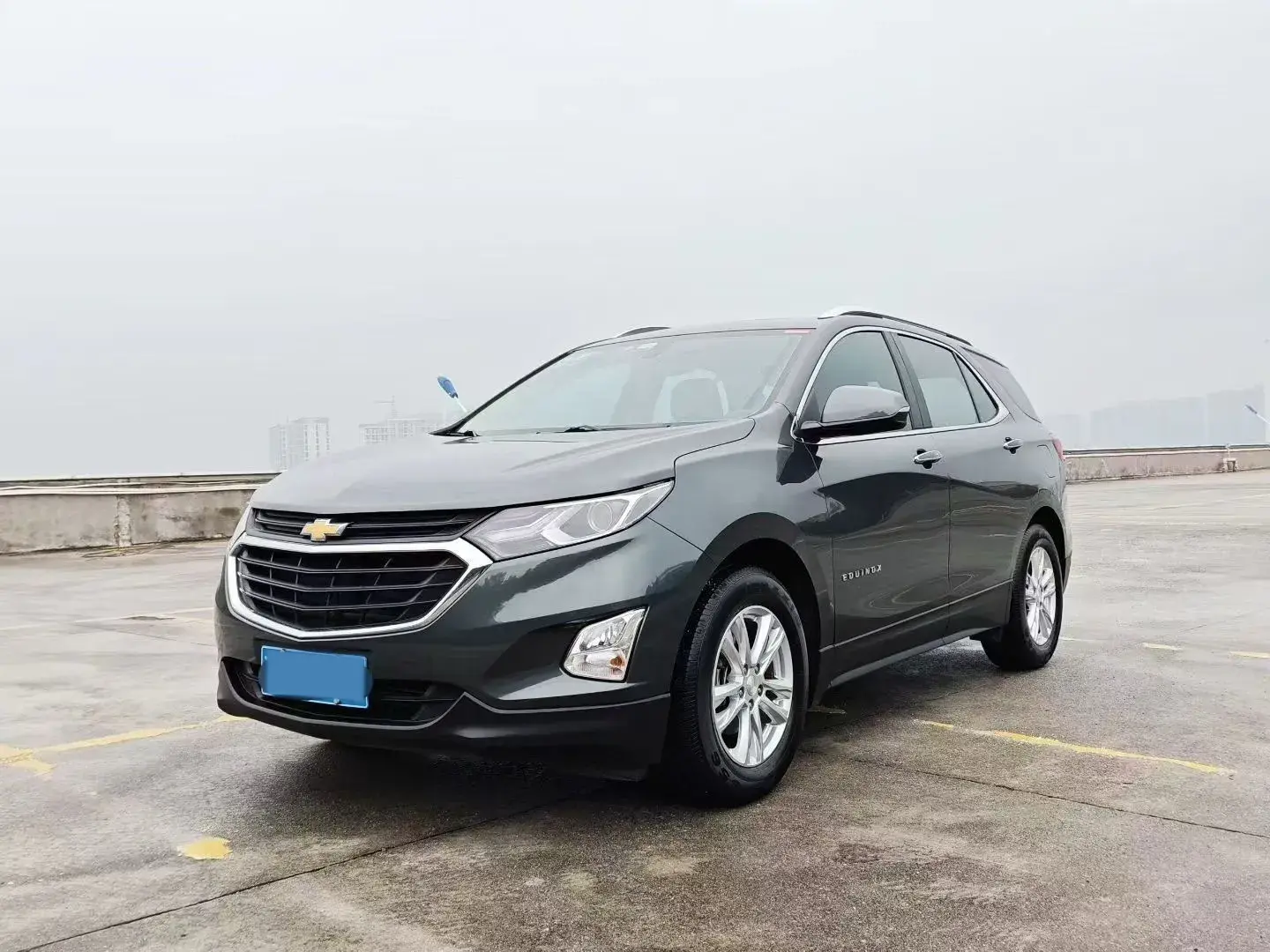 2018 CHEVROLET EQUINOX view 1