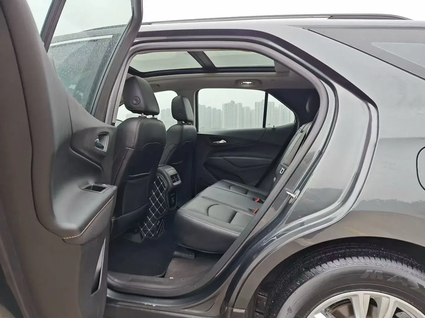 2018 CHEVROLET EQUINOX thumbnail 4