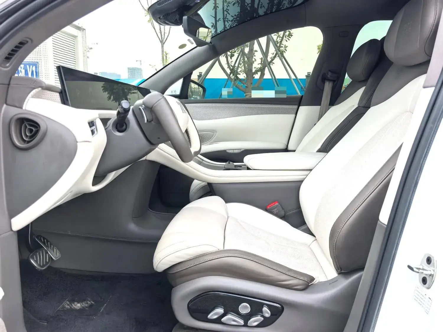 2023 IM LS7 thumbnail 2