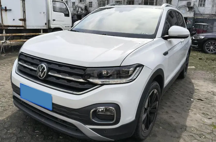 2021 VOLKSWAGEN TACQUA view 1