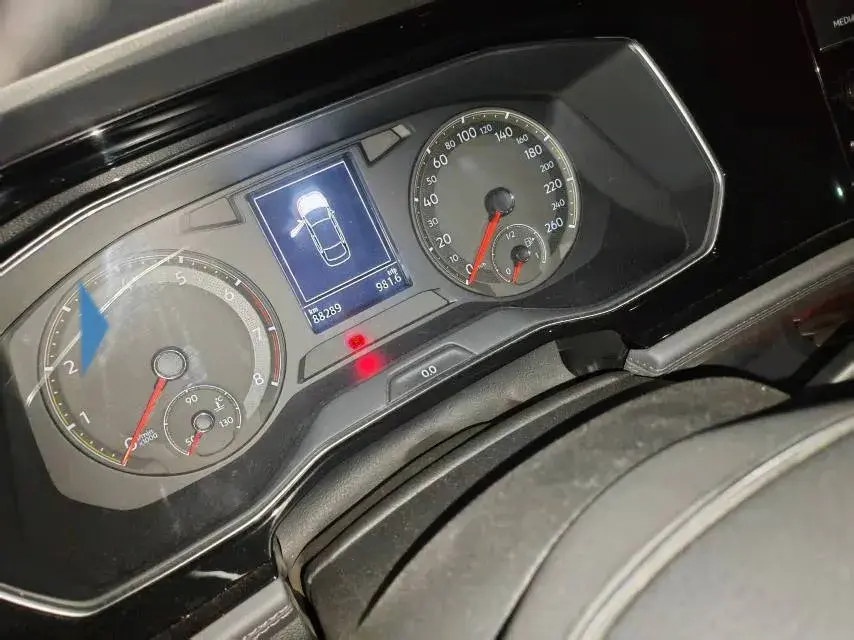 2019 VOLKSWAGEN SAGITAR thumbnail 4