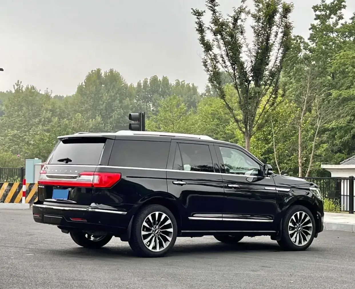 2018 LINCOLN NAVIGATOR thumbnail 4