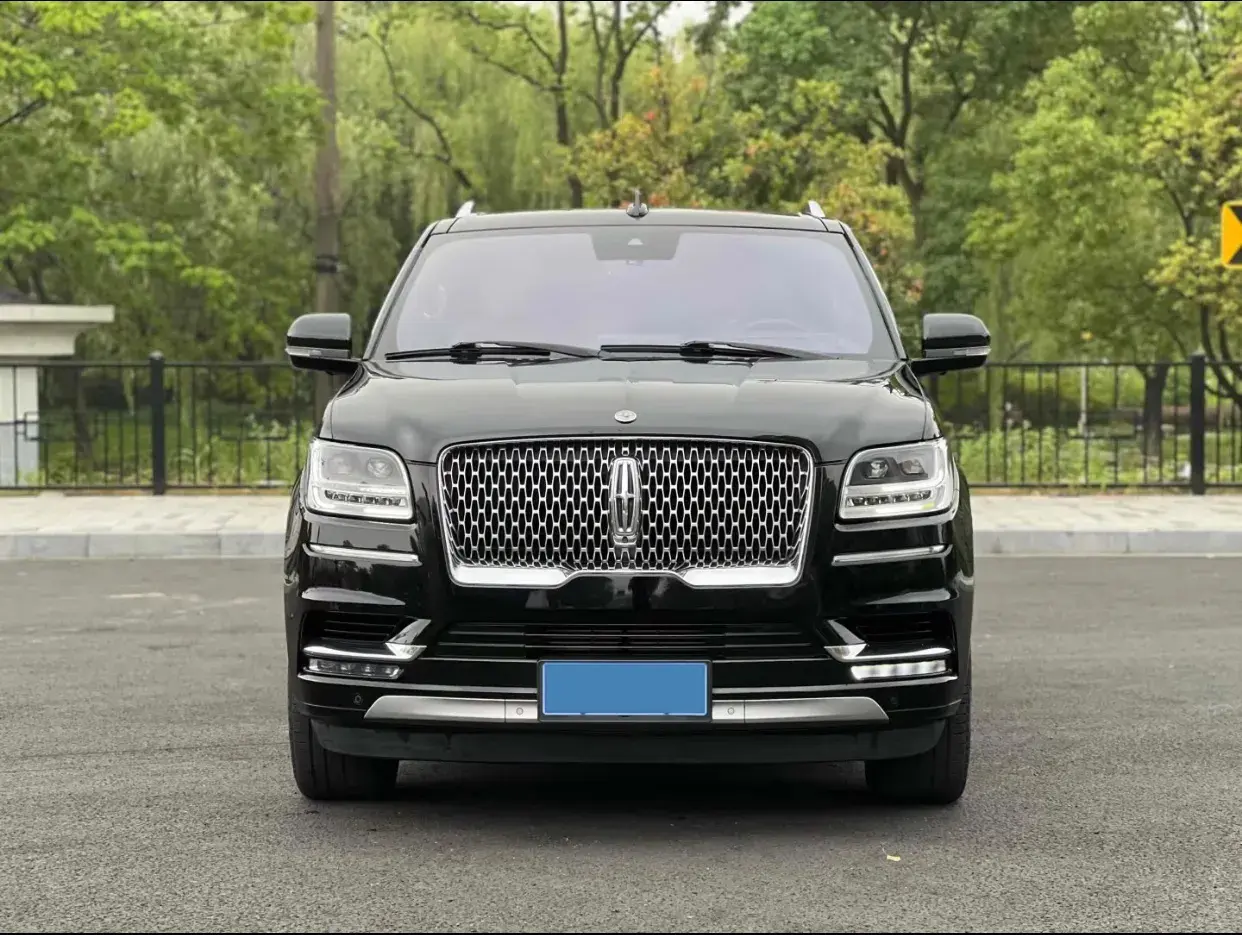 2018 LINCOLN NAVIGATOR thumbnail 2