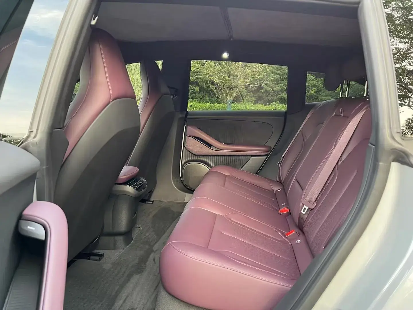 2024 NIO ET5T thumbnail 4