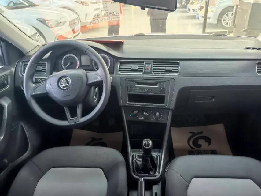 2019 SKODA RAPID thumbnail 3