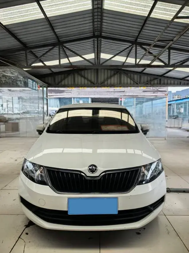 2019 SKODA RAPID thumbnail 2