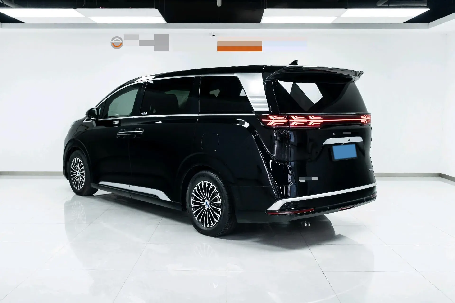 2022 DENZA D9 thumbnail 4