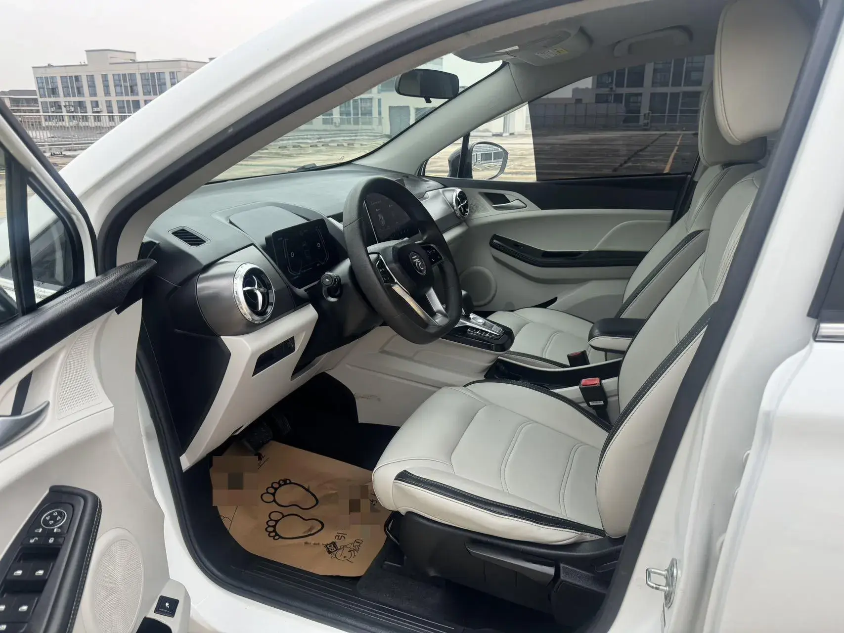 2021 BYD YUAN thumbnail 4