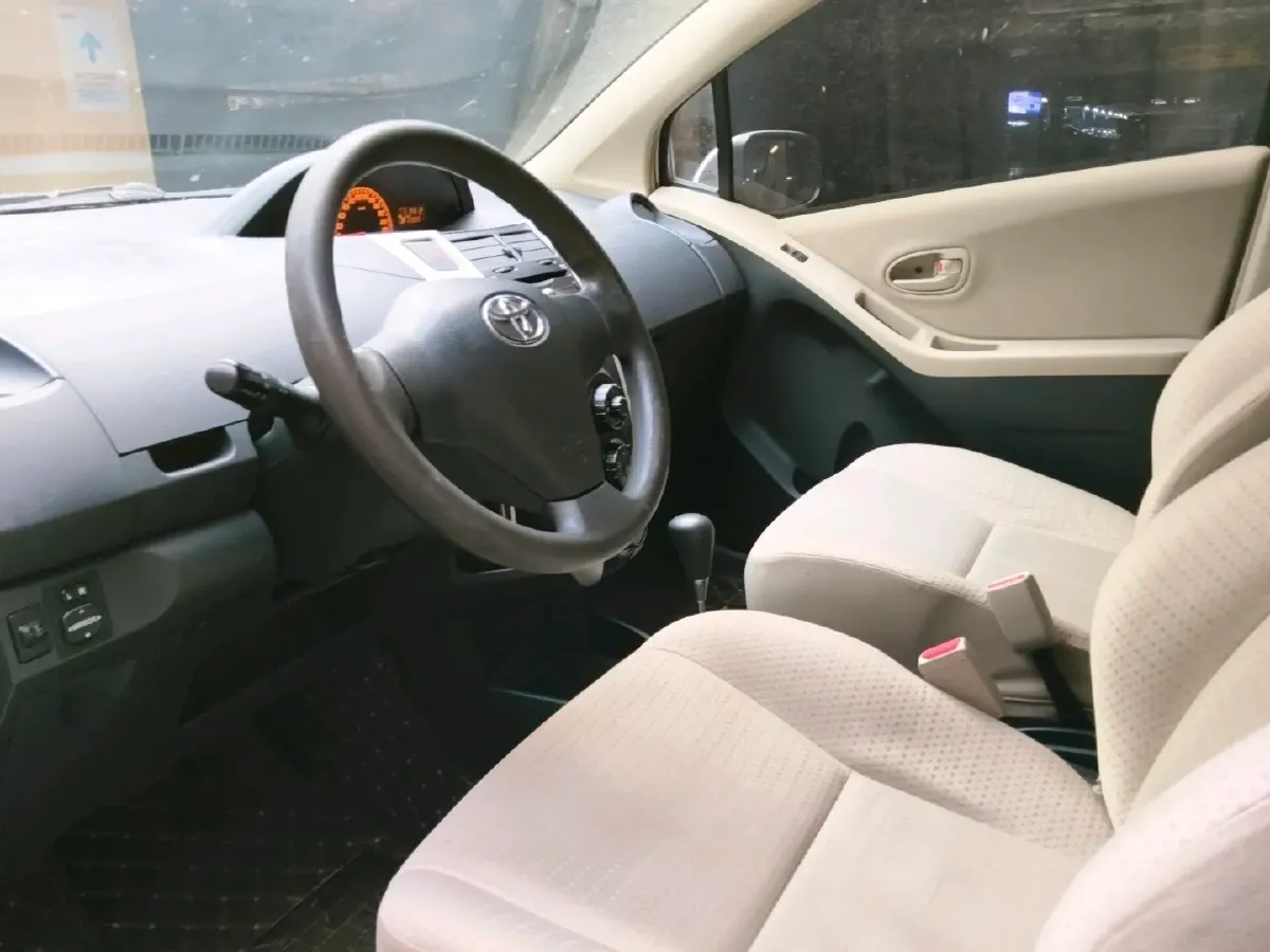 2011 Toyota Yaris 1.6L 118HP L4 4AT,autocango,china used car exporter,china ev exporter,chinese used car exporter,chinese used ev exporter