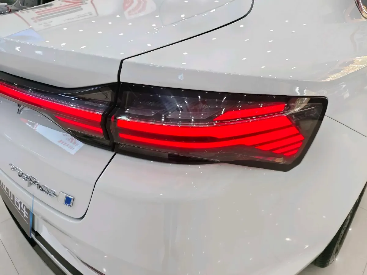 2024 Geely PrefaceL 1.5T 163HP L4 3DHT Hybrid,autocango,china used car exporter,china ev exporter,chinese used car exporter,chinese used ev exporter