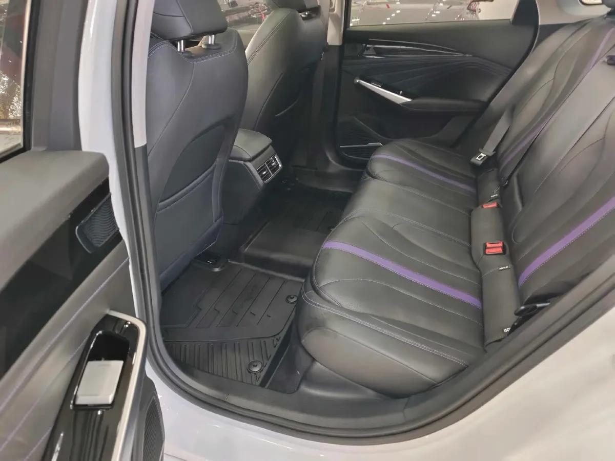 2024 Geely PrefaceL 1.5T 163HP L4 3DHT Hybrid,autocango,china used car exporter,china ev exporter,chinese used car exporter,chinese used ev exporter