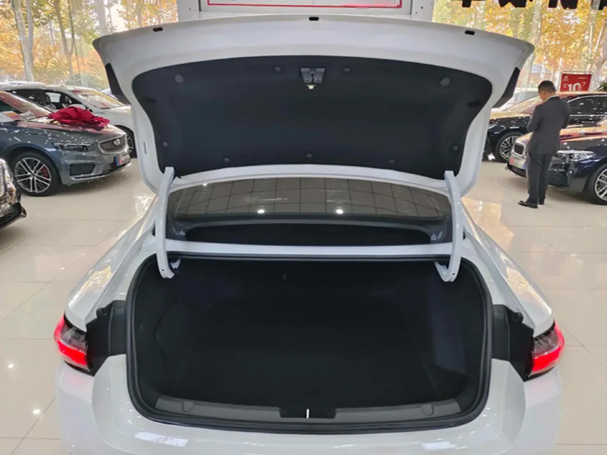 2024 Geely PrefaceL 1.5T 163HP L4 3DHT Hybrid,autocango,china used car exporter,china ev exporter,chinese used car exporter,chinese used ev exporter