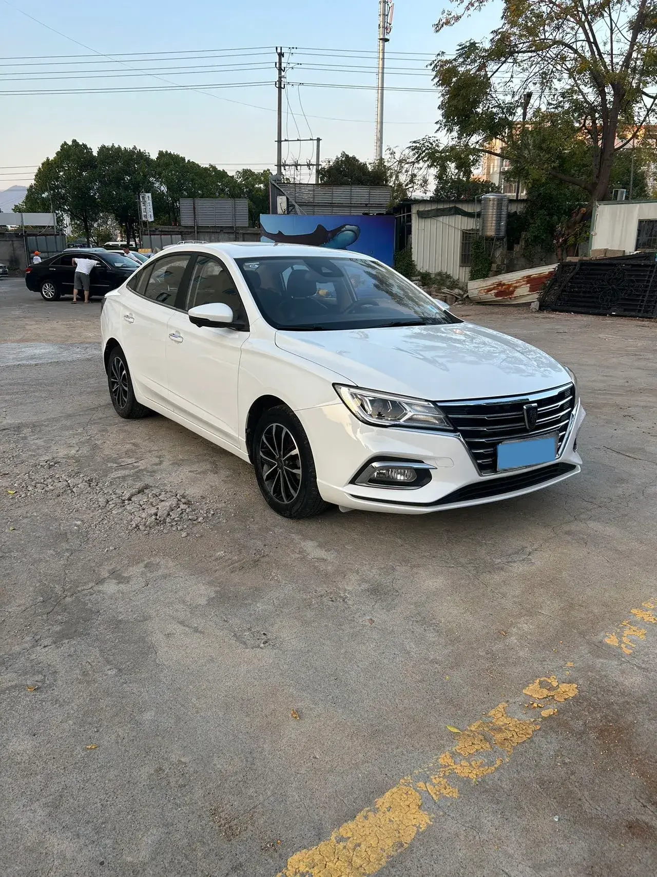 2019 ROEWE I5 thumbnail 3
