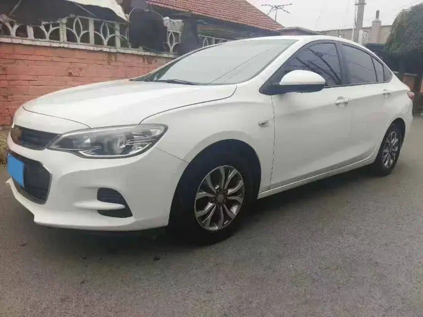 2019 CHEVROLET CAVALIER view 1