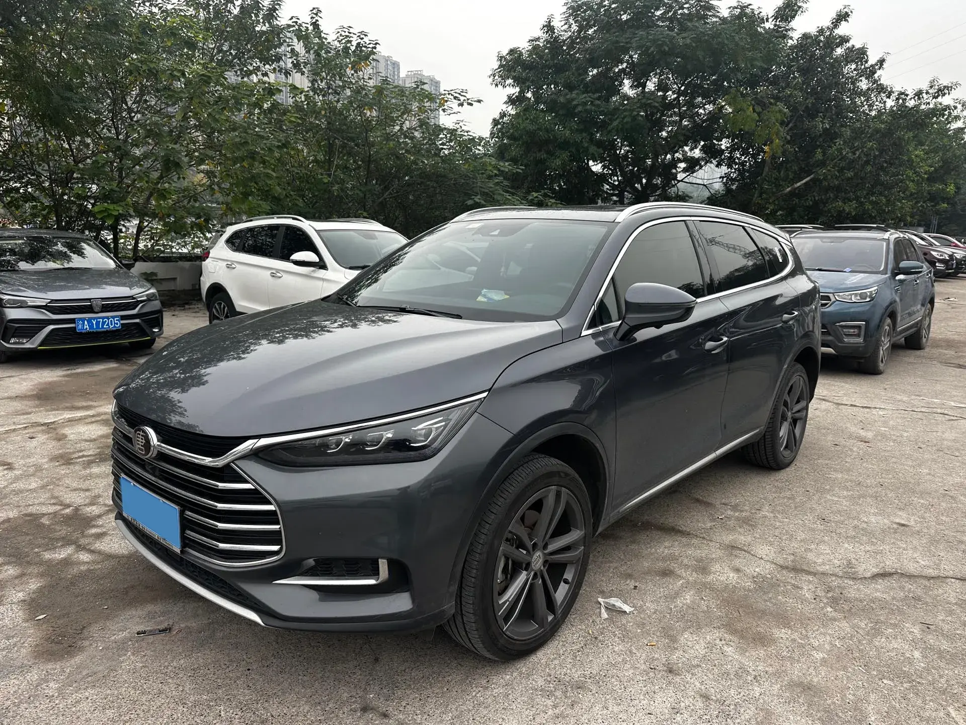 2019 BYD TANG view 1