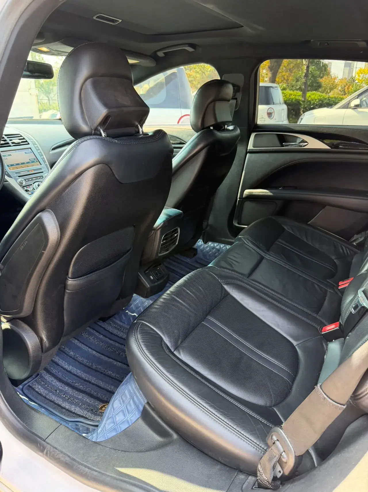 2017 LINCOLN MKZ thumbnail 4