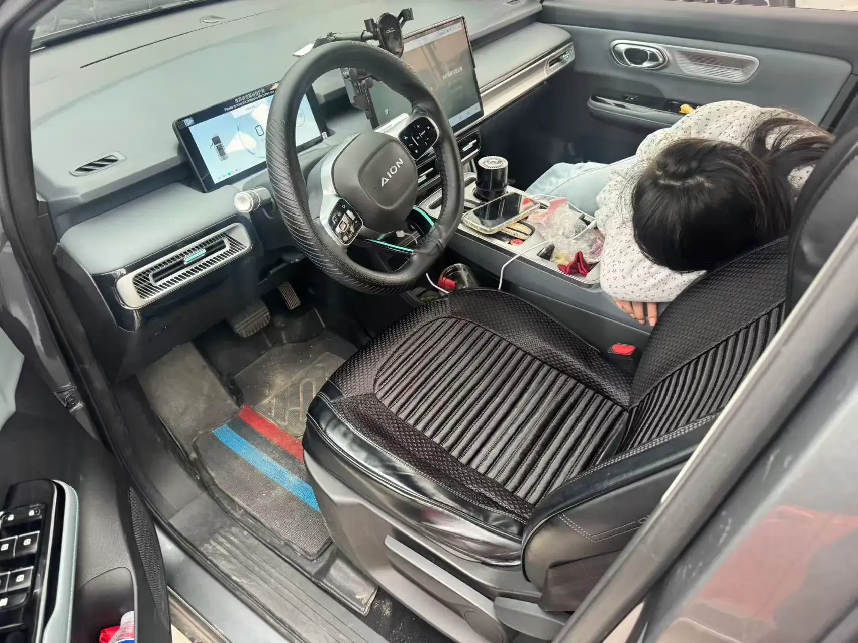 2023 AION Y thumbnail 3