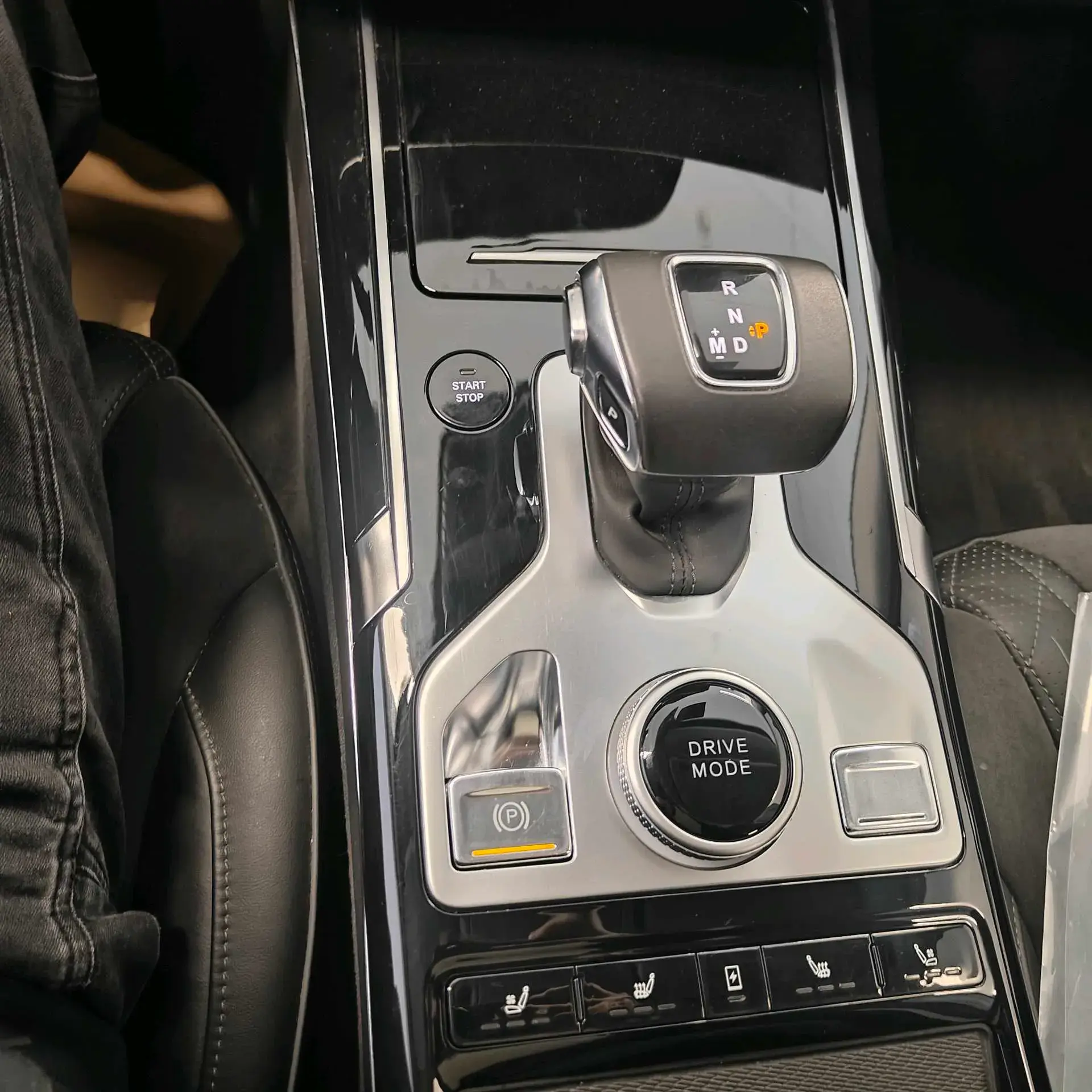 2019 HONGQI HS5 thumbnail 4