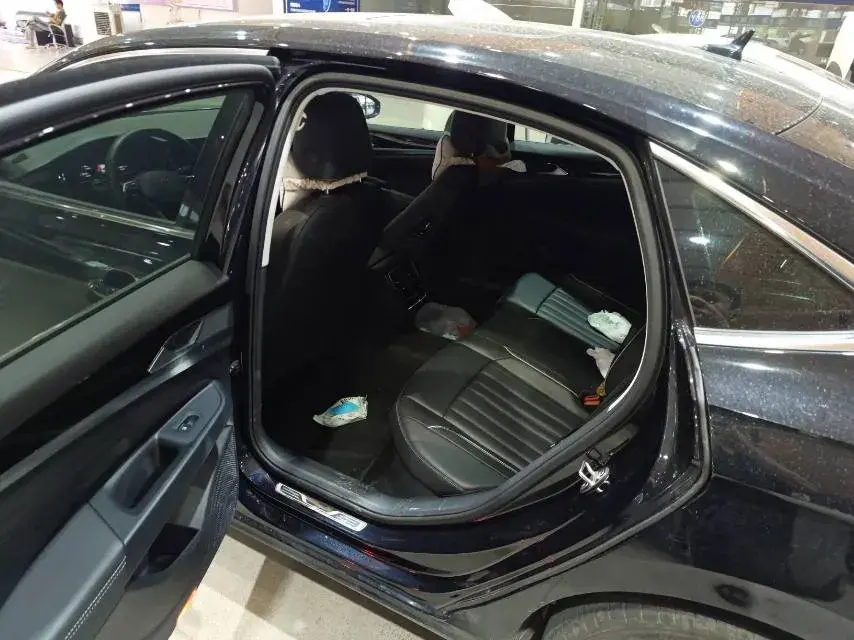 2023 VOLKSWAGEN PASSAT thumbnail 2