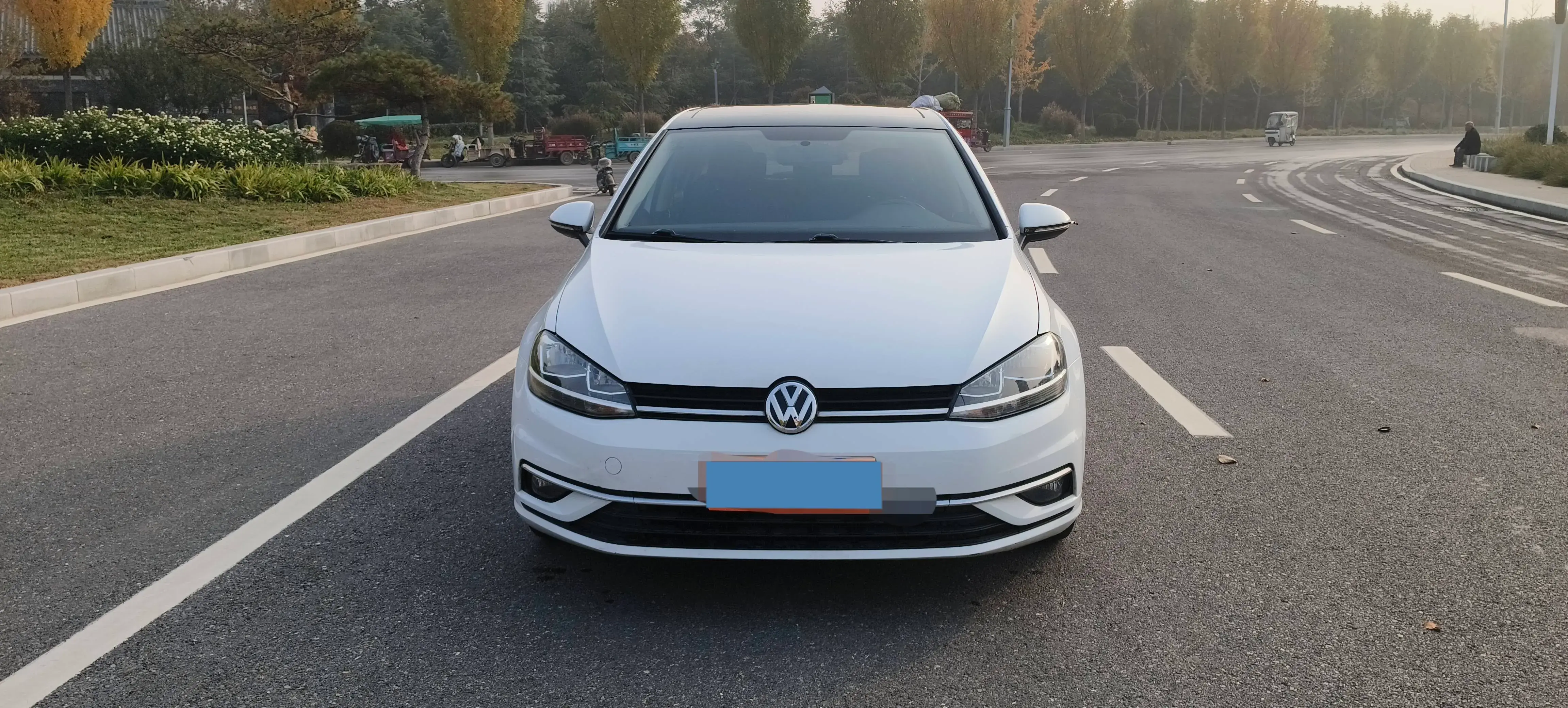 2019 VOLKSWAGEN GOLF thumbnail 2