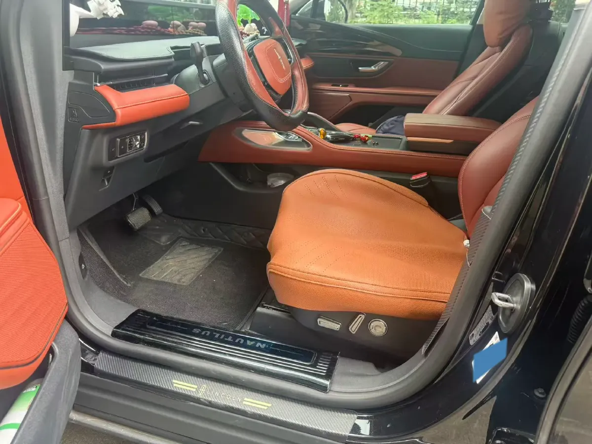2023 Lincoln Nautilus 2.0T 261HP L4 8AT,autocango,china used car exporter,china ev exporter,chinese used car exporter,chinese used ev exporter