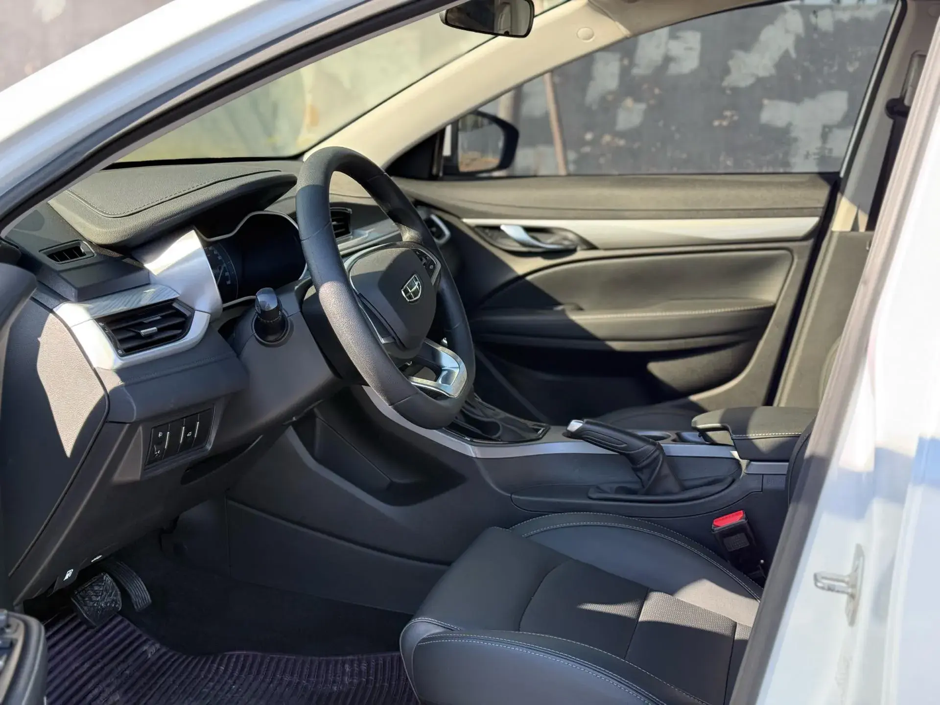 2020 GEELY EMGRAND thumbnail 4