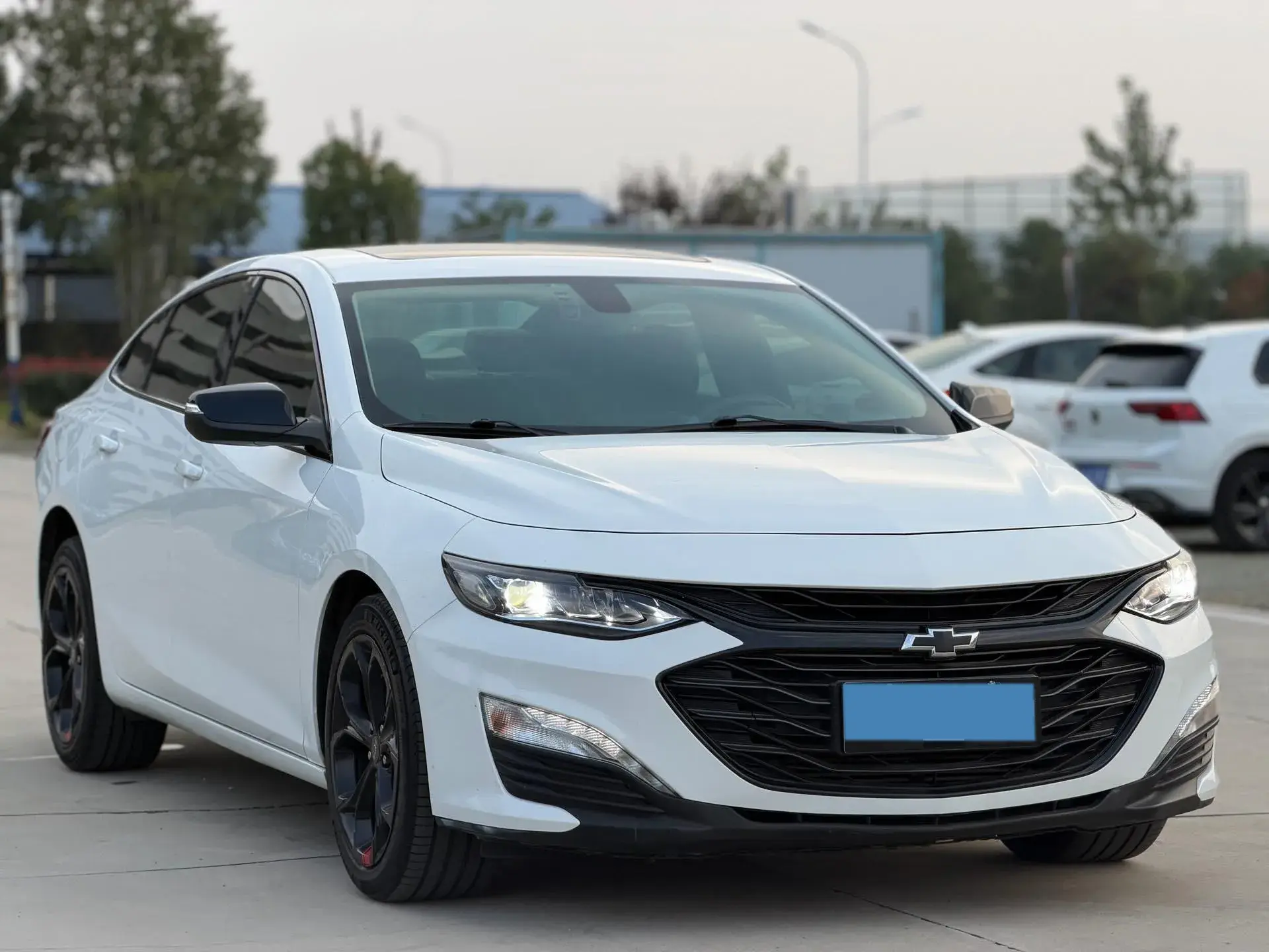 2019 CHEVROLET MALIBU thumbnail 3